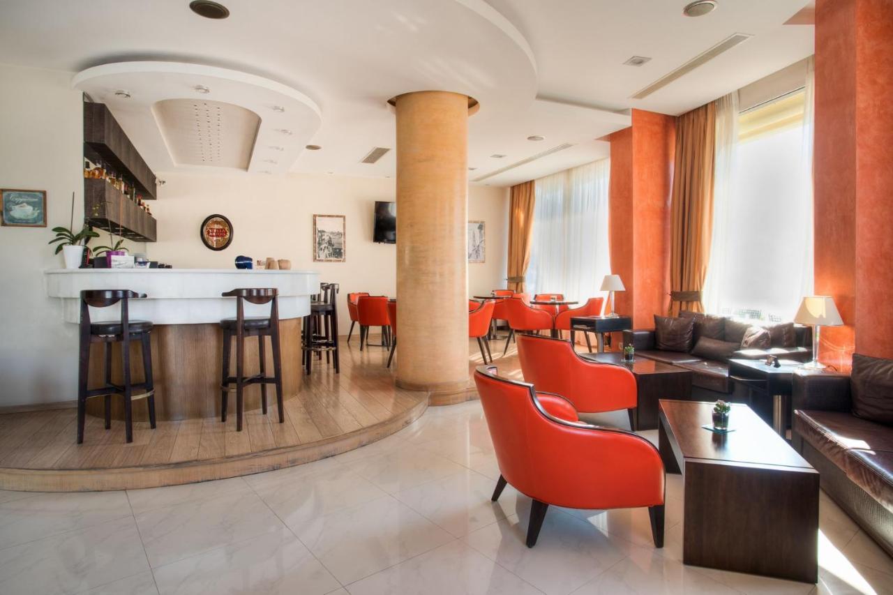 Blue Sea Hotel Митилини Экстерьер фото