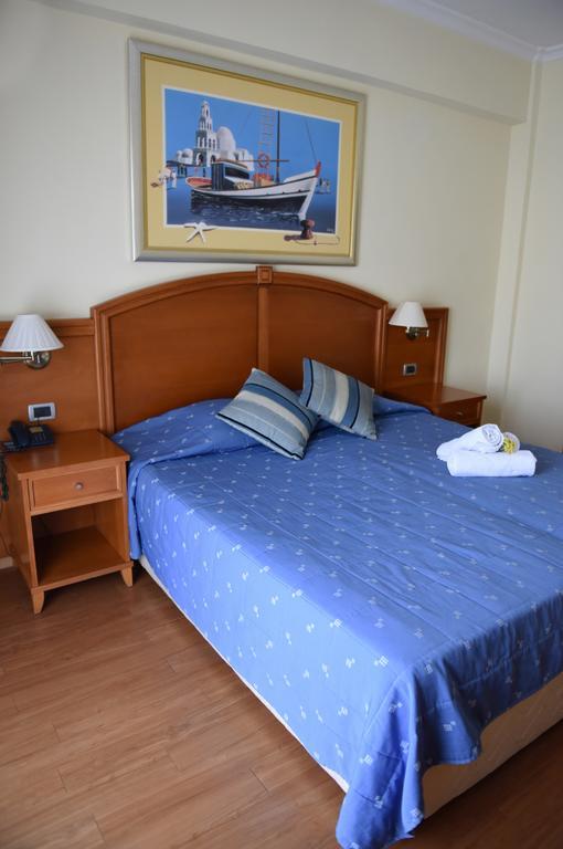Blue Sea Hotel Митилини Экстерьер фото